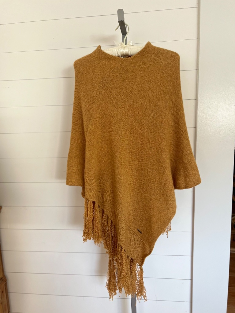 Kuna 100% Baby Alpaca Poncho Camel Asymmetrical Fringe Wrap Cape - Picture 2 of 6